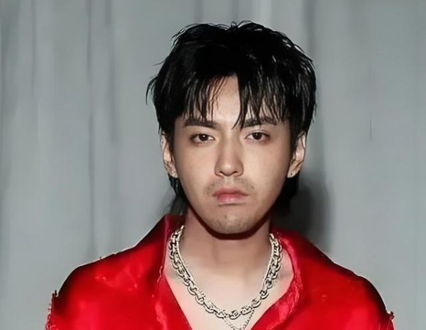 金元速配 吴亦凡监狱近况曝光：身染重病、夜夜痛哭！网友：这下彻底完了！